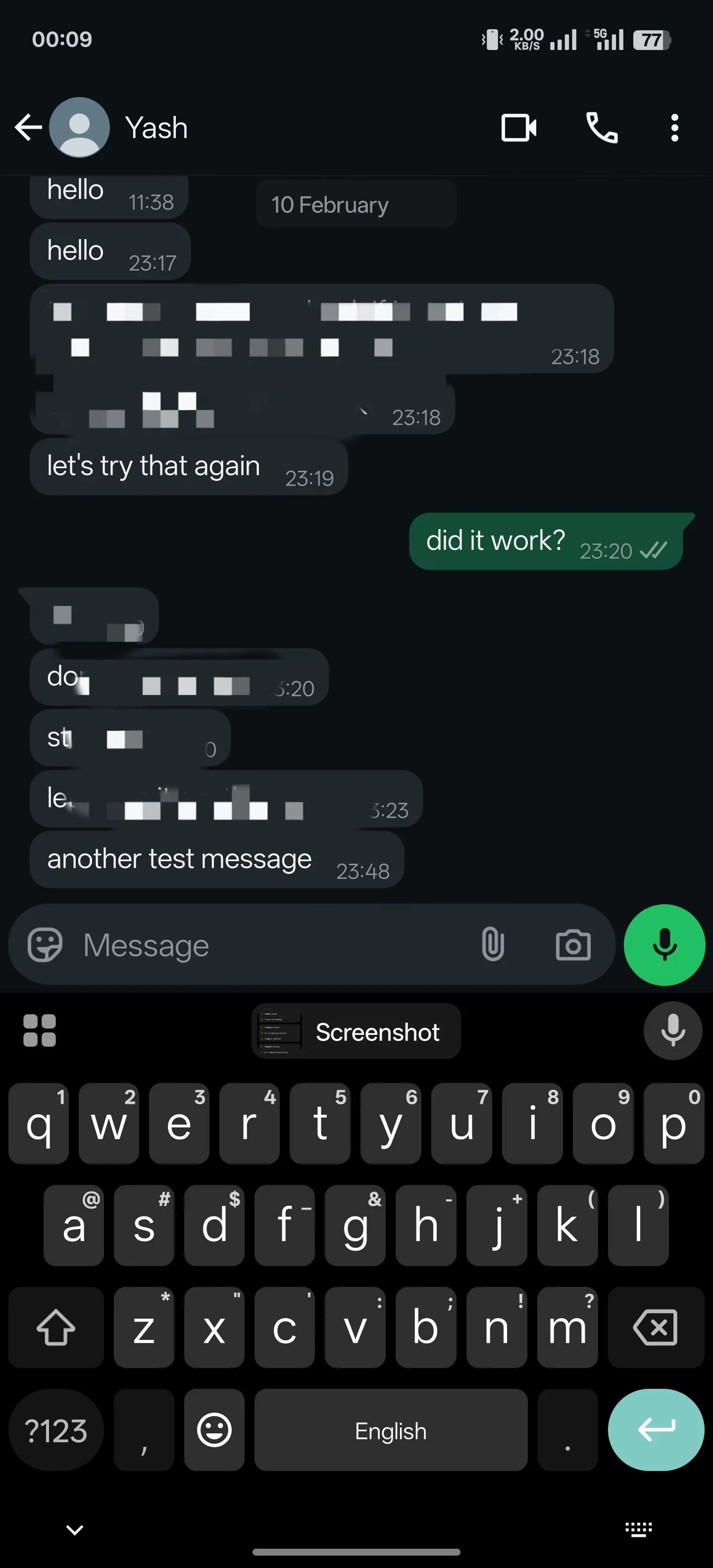 Ảnh chụp màn hình gần nhất hiển thị dưới dạng hình thu nhỏ trên thanh công cụ Gboard, sẵn sàng để chèn vào ứng dụng.