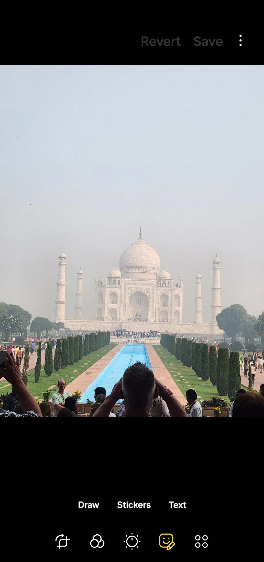 Ảnh đền Taj Mahal trong ứng dụng chỉnh sửa ảnh