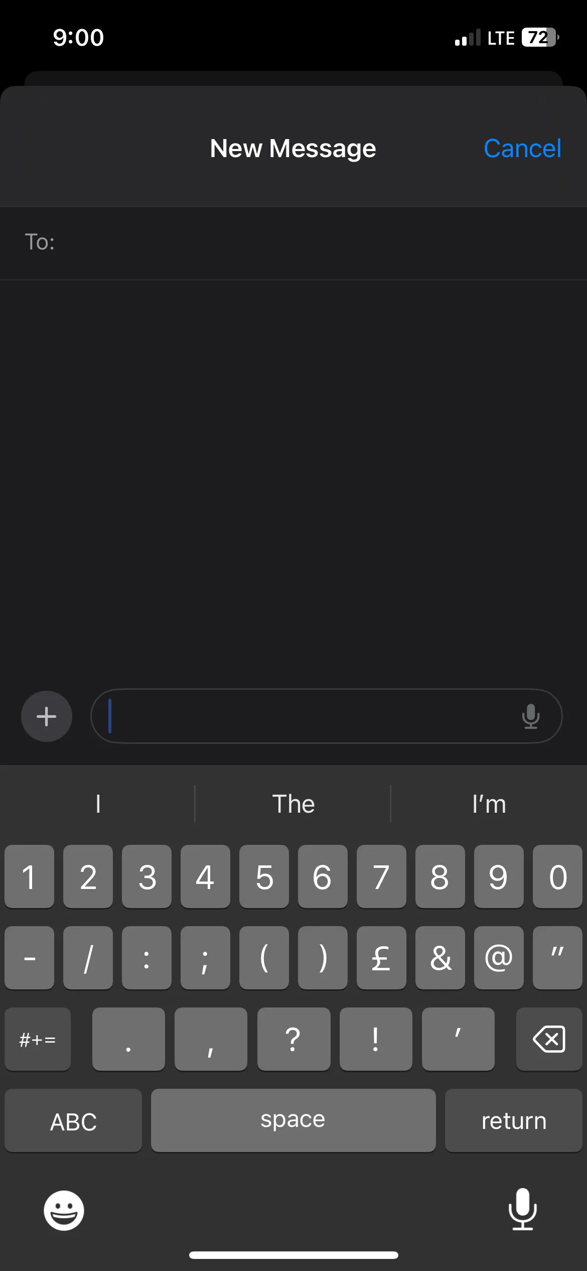 Bàn phím iPhone hiển thị các ký tự đặc biệt trong ứng dụng Tin nhắn, minh họa cách chèn nhanh.