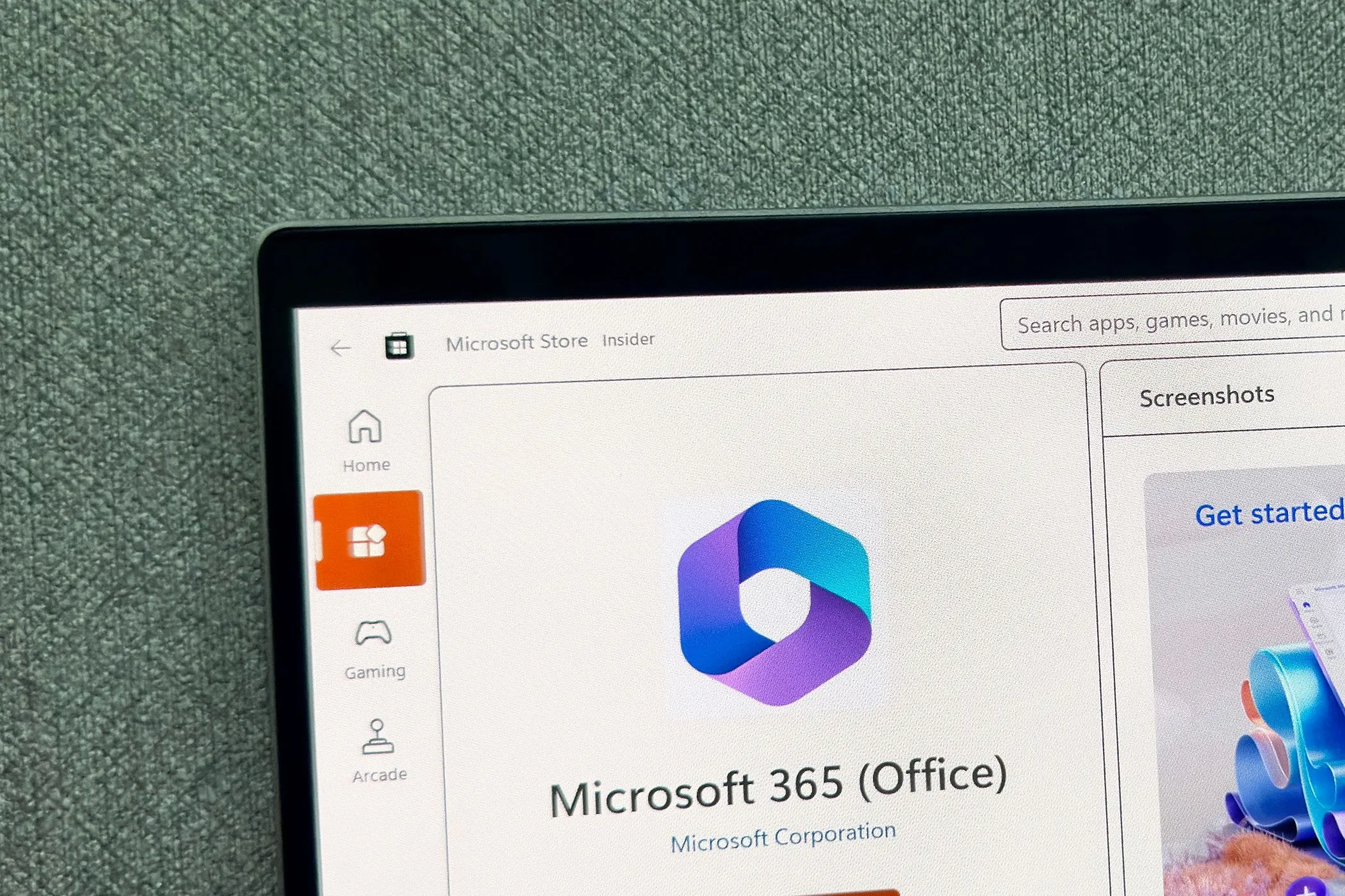 Biểu tượng ứng dụng Microsoft 365 trên màn hình Microsoft Store, thể hiện sự dễ dàng tải và cài đặt Office miễn phí trên Windows.