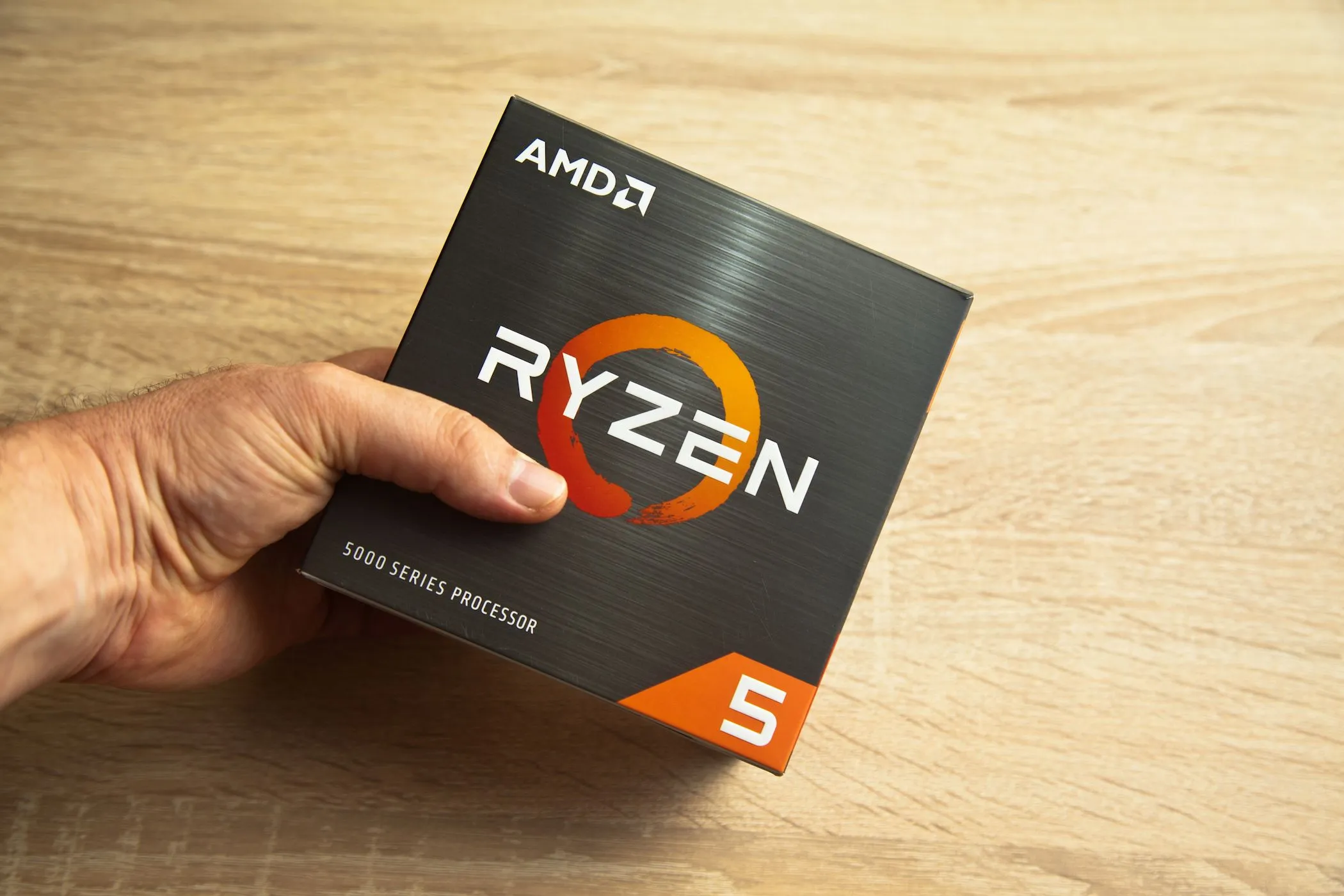 Bộ vi xử lý AMD Ryzen 5 trong hộp