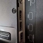 Các cổng HDMI trên mặt sau của TV thông minh