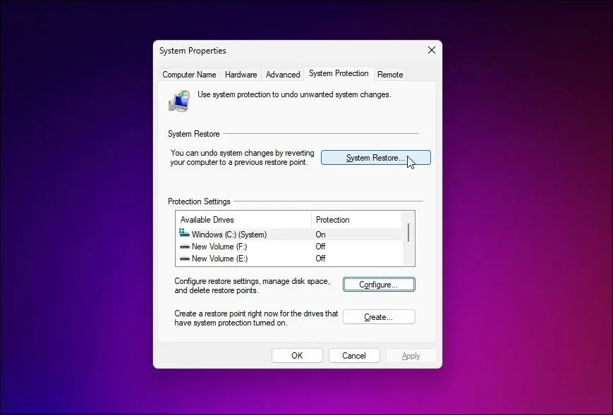 Cài đặt Bảo vệ Hệ thống trong thuộc tính hệ thống Windows để bật tính năng tạo điểm khôi phục