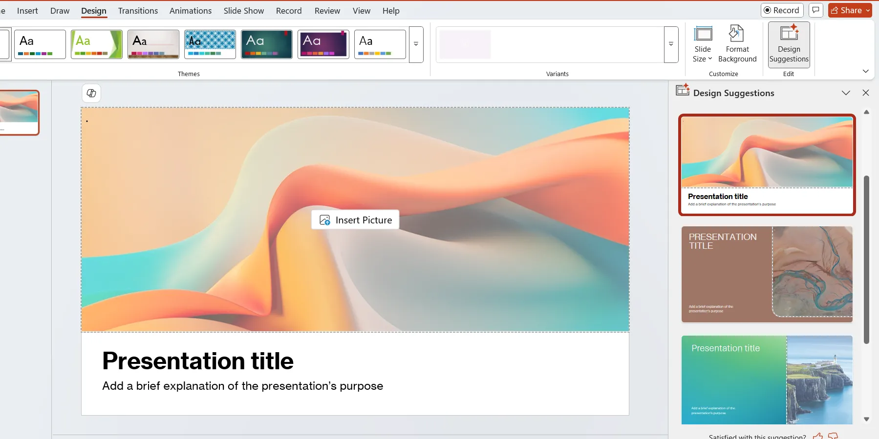 Chọn một gợi ý thiết kế slide chuyên nghiệp từ bảng Designer trong PowerPoint