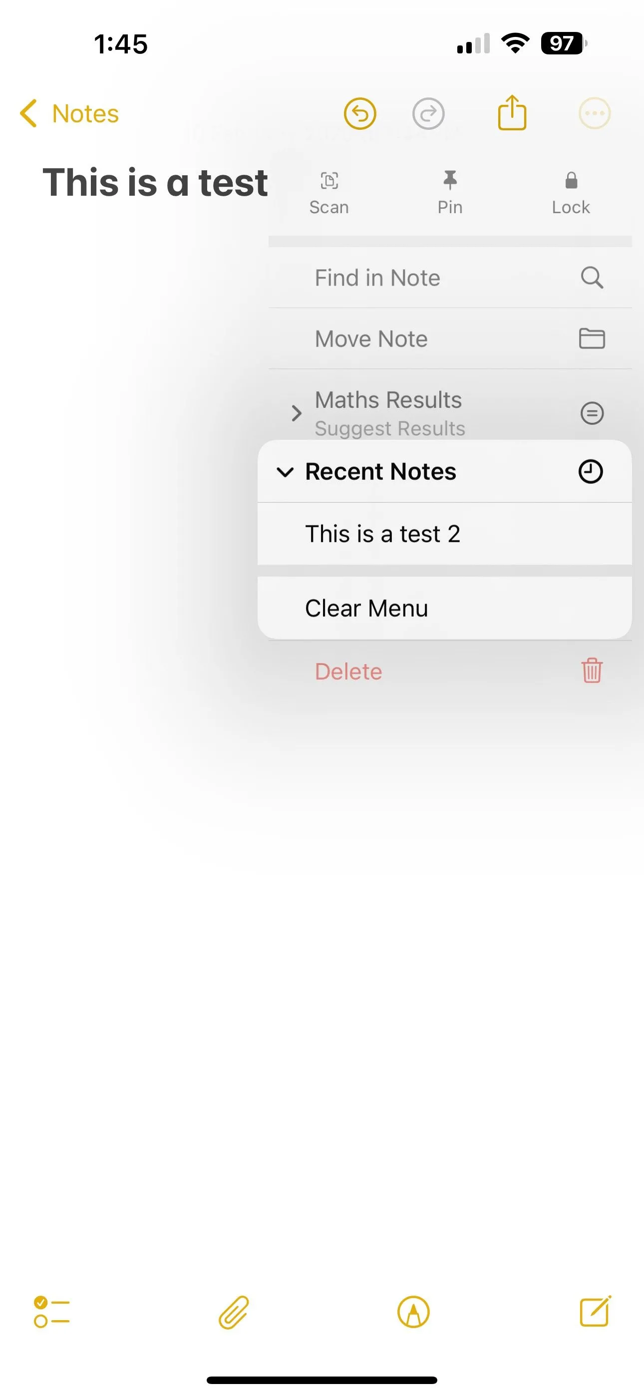 Danh sách &quot;Ghi chú gần đây&quot; trong ứng dụng Ghi chú của iPhone với tùy chọn &quot;Xóa Menu&quot; được chọn