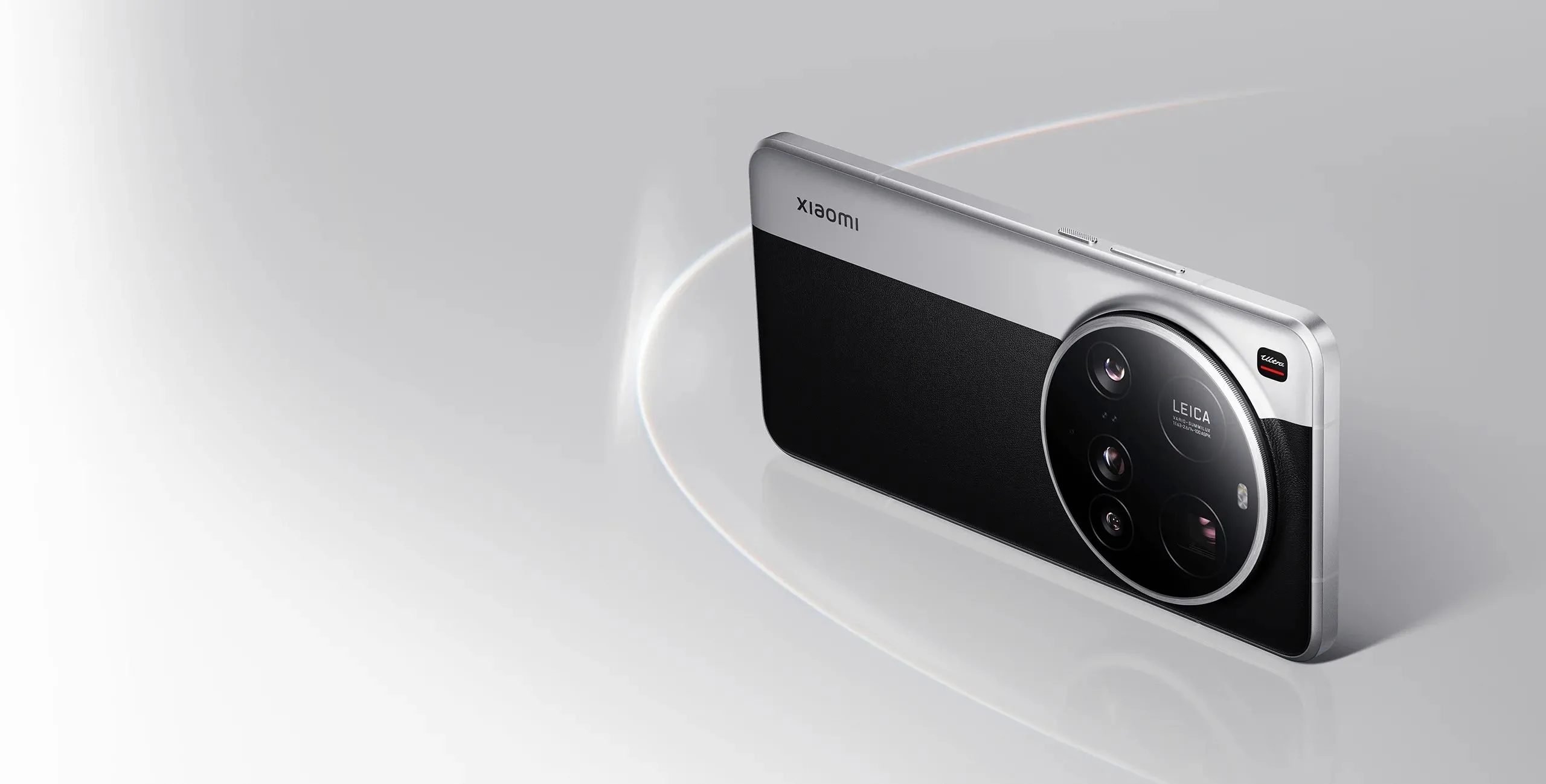 Điện thoại Xiaomi 15 Ultra với cụm camera tròn khổng lồ phía sau, hợp tác với Leica