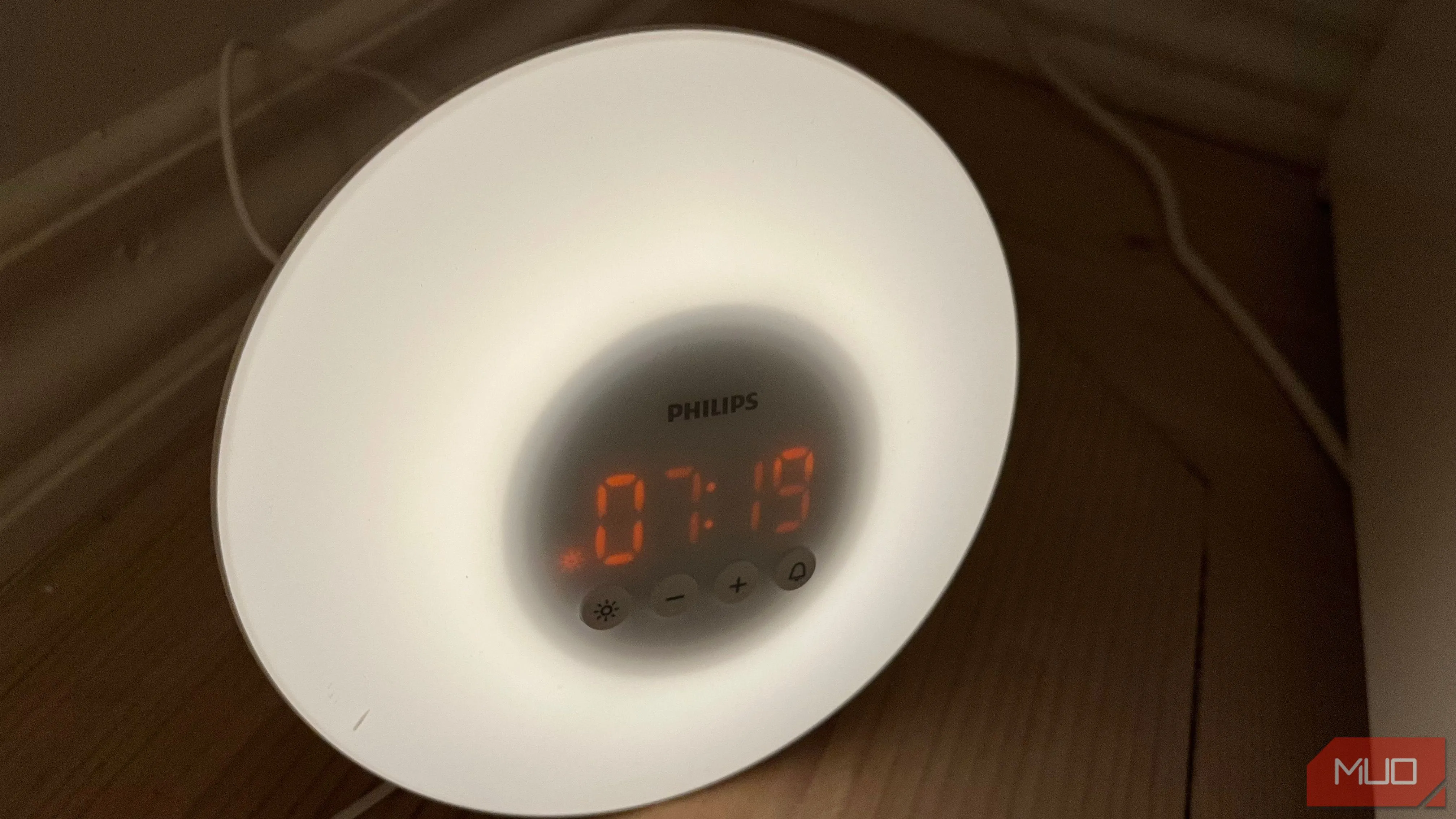 Đồng hồ báo thức ánh sáng mặt trời giúp thức dậy nhẹ nhàng hơn