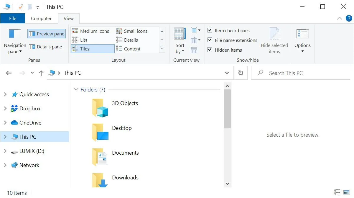 File Explorer trên Windows 10 với ngăn xem trước (Preview pane) đang mở ở phía bên phải.