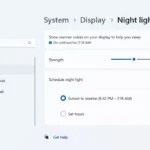 Giao diện cài đặt Ánh sáng ban đêm (Night Light) trên Windows, cho phép điều chỉnh cường độ và lịch bật/tắt để giảm ánh sáng xanh.