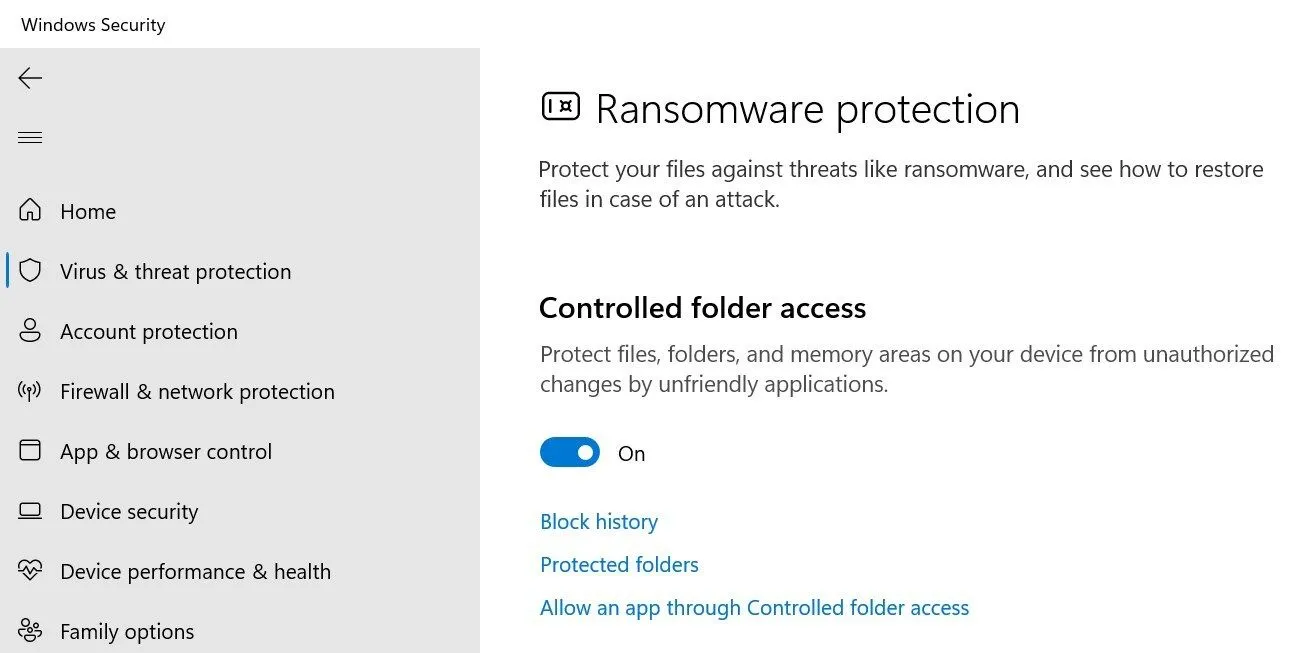 Giao diện cài đặt Bảo vệ ransomware trong Bảo mật Windows, hiển thị nút bật Kiểm soát truy cập thư mục
