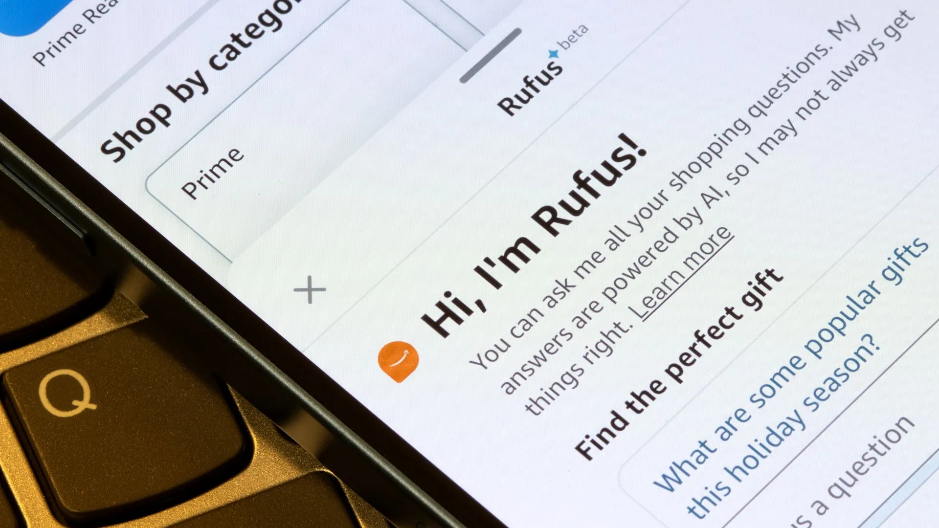 Giao diện chatbot Amazon Rufus AI trên ứng dụng mua sắm di động