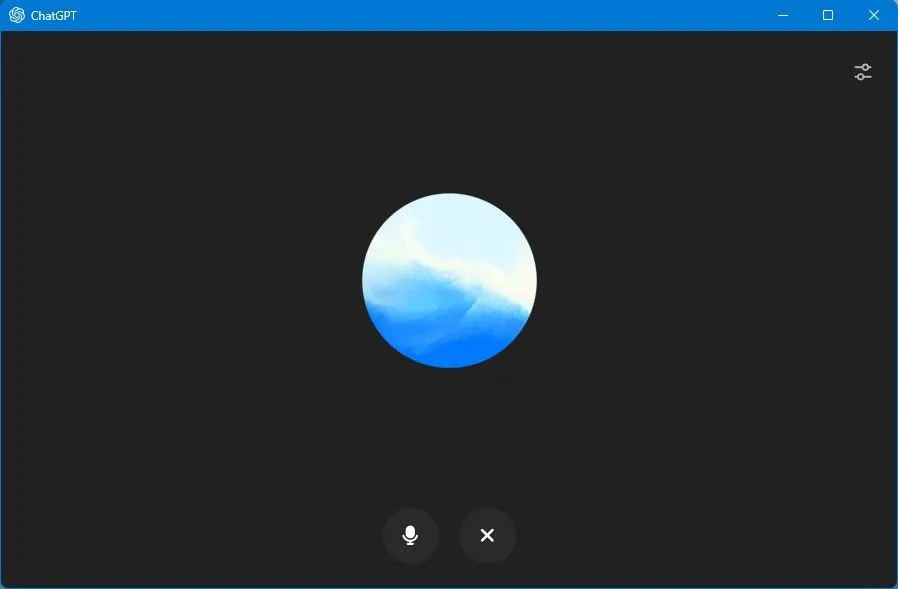 Giao diện chế độ giọng nói của ChatGPT trên ứng dụng Windows, với biểu tượng vòng tròn động hiển thị trạng thái đang nghe.