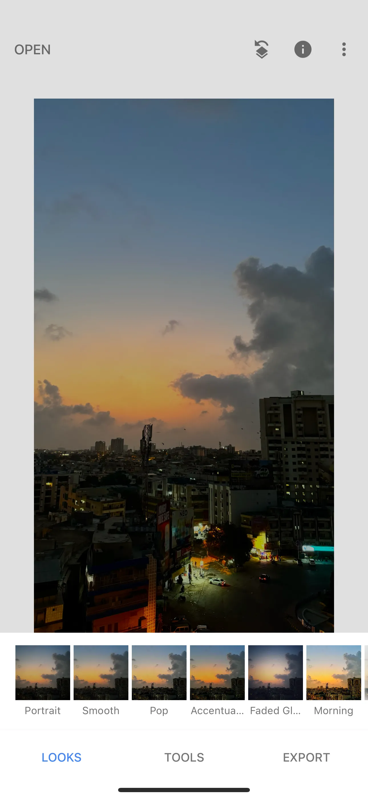 Giao diện chỉnh sửa ảnh chuyên nghiệp của Snapseed bởi Google