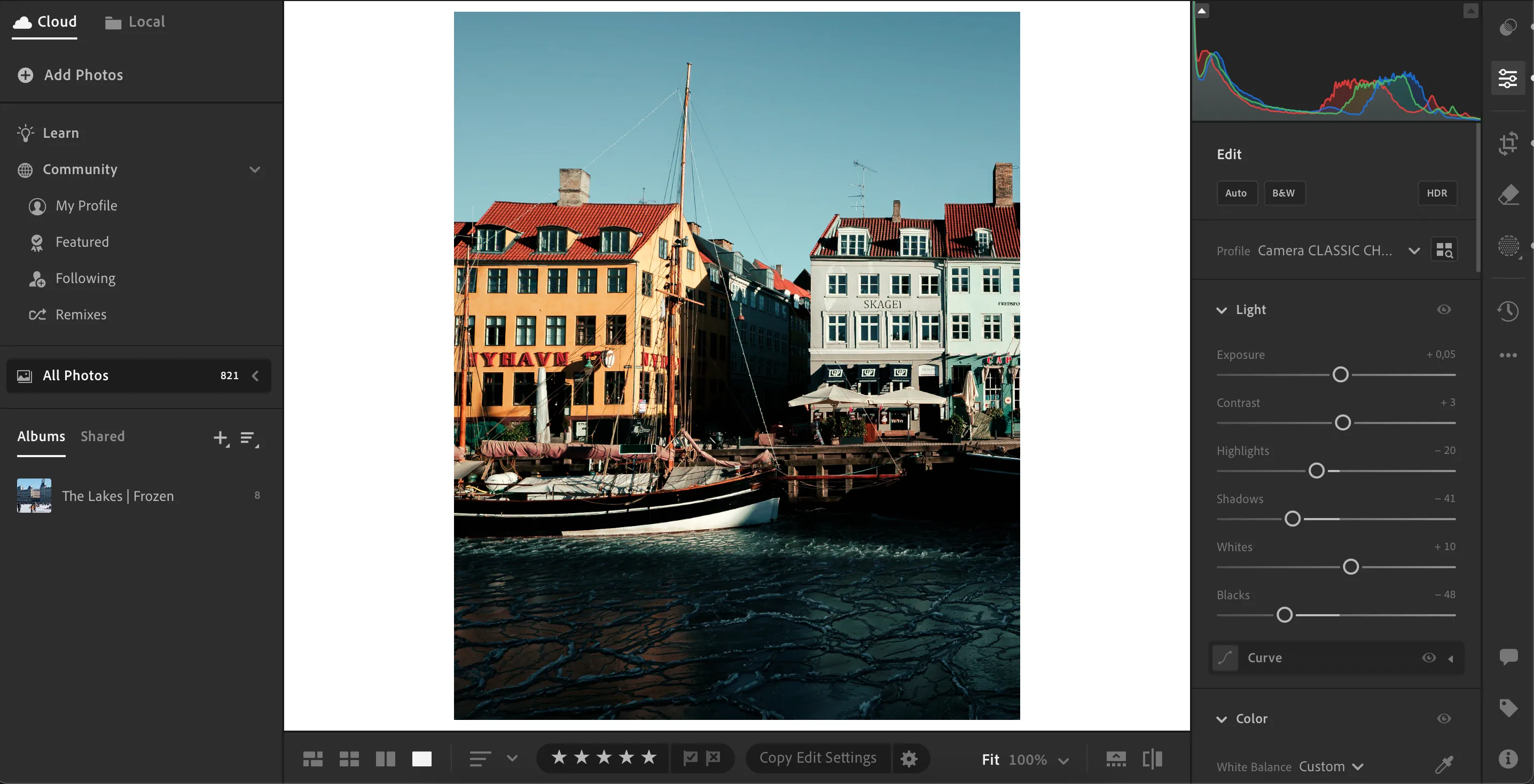 Giao diện chỉnh sửa ảnh trên ứng dụng Lightroom CC dành cho máy tính