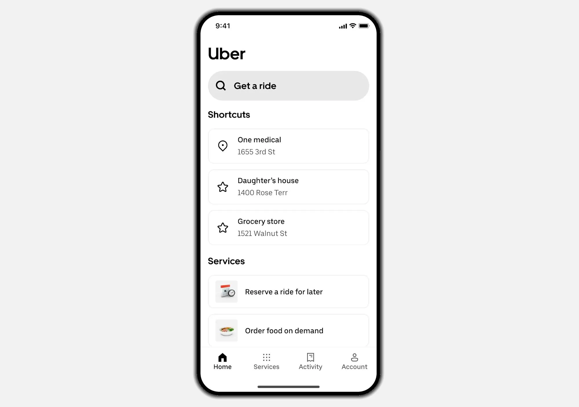 Giao diện đơn giản hóa của ứng dụng Uber với chữ lớn, nút rõ ràng, giúp người cao tuổi dễ sử dụng hơn