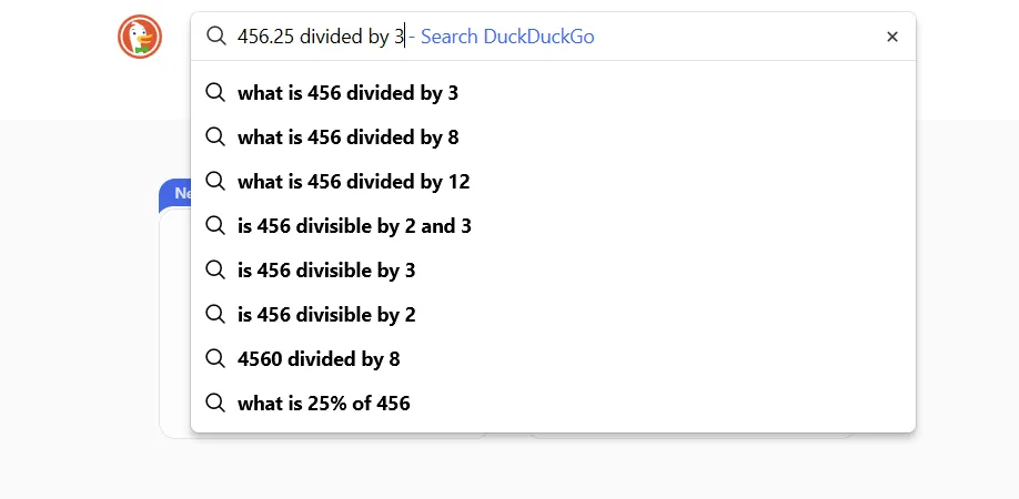 Giao diện DuckDuckGo khi người dùng nhập phép tính chia không hiển thị kết quả trực tiếp.