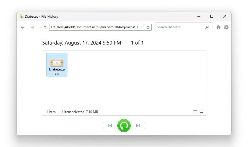 Giao diện File History đang khôi phục tập tin PowerPoint