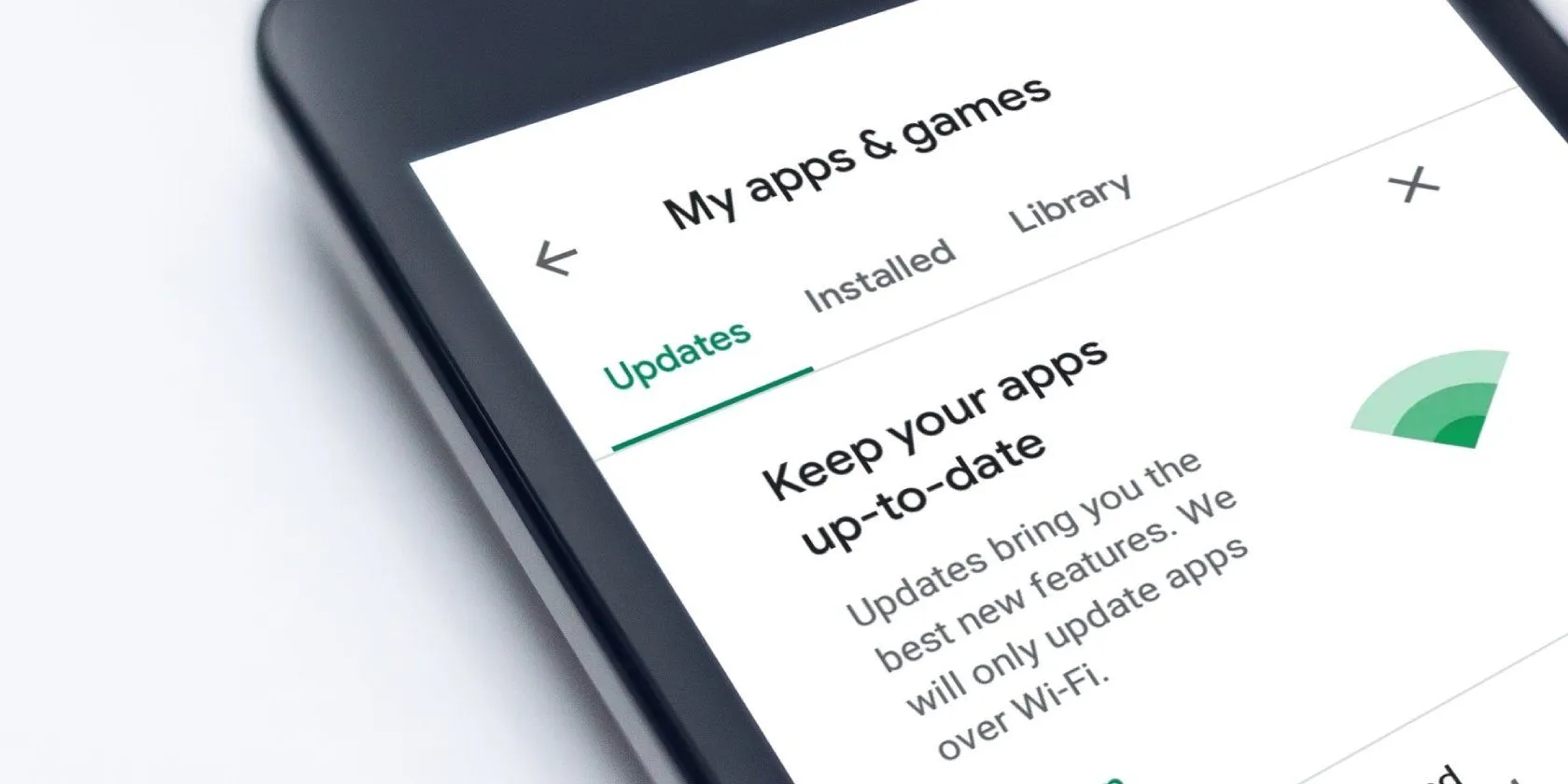 Giao diện Google Play Store hiển thị danh sách các ứng dụng đang chờ cập nhật, nhấn mạnh tầm quan trọng của việc cập nhật phần mềm và ứng dụng thường xuyên để đảm bảo hiệu năng tối ưu và bảo mật cho điện thoại.