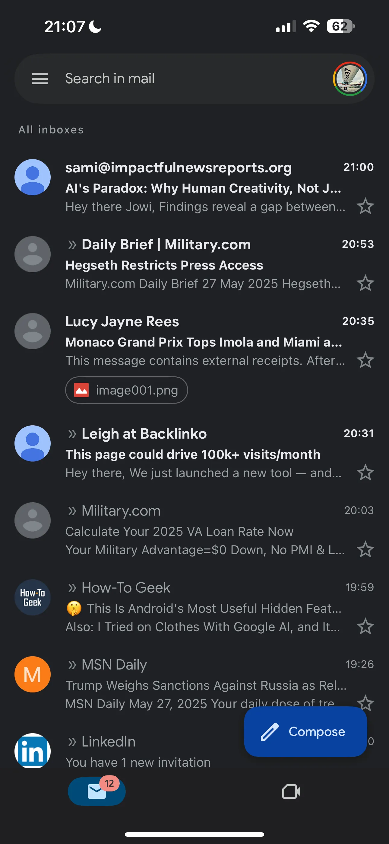 Giao diện hộp thư đến ứng dụng Gmail với các tài khoản email được tách biệt rõ ràng
