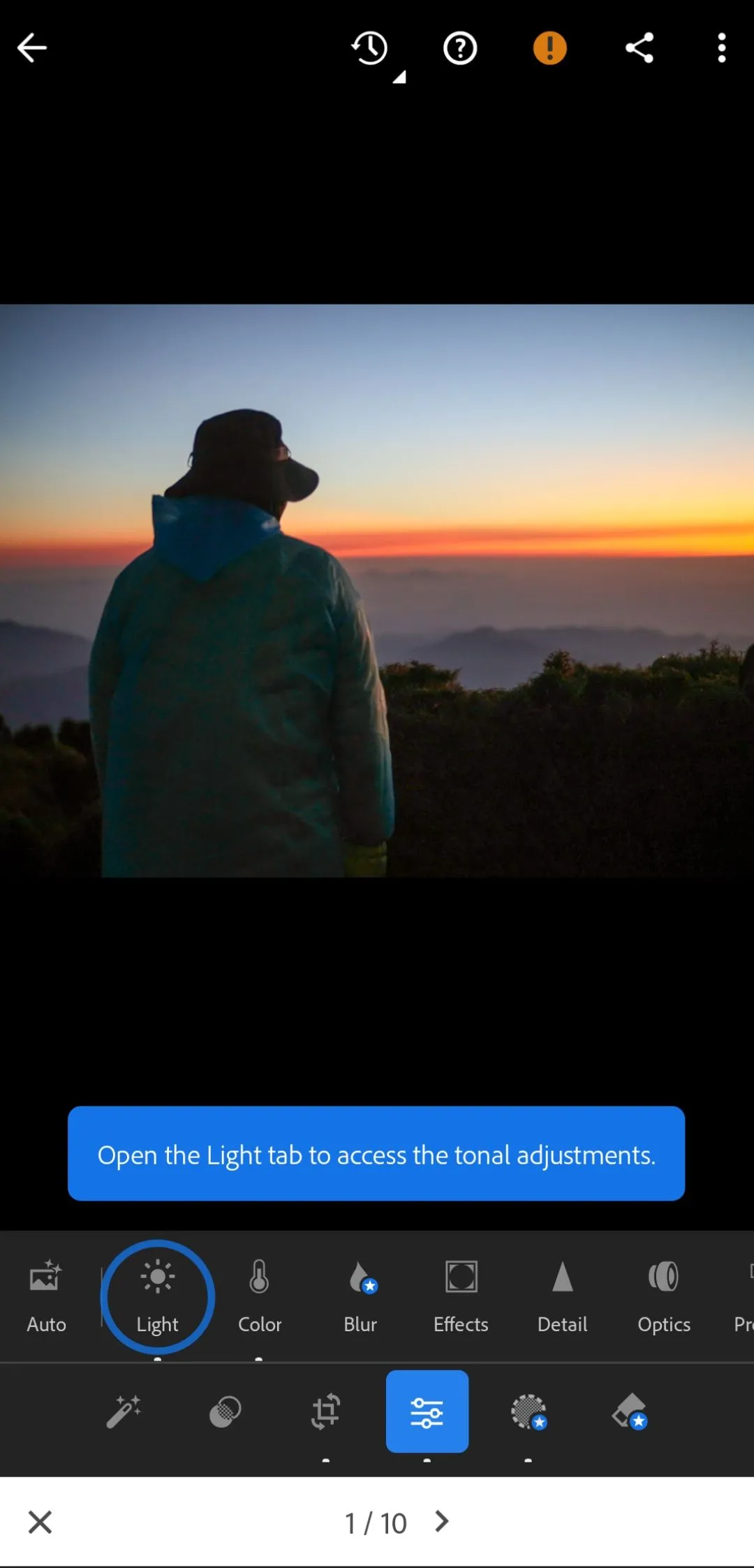 Giao diện hướng dẫn từng bước trong Adobe Lightroom Mobile, minh họa quy trình làm việc có cấu trúc để chỉnh sửa ảnh.
