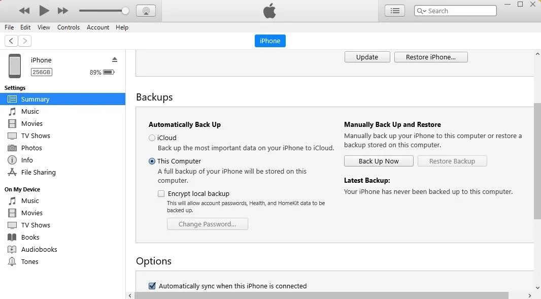 Giao diện iTunes hiển thị tùy chọn Restore Backup để khôi phục dữ liệu từ bản sao lưu