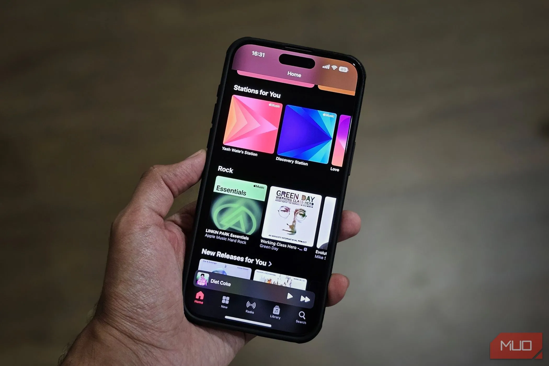 Giao diện màn hình chính của ứng dụng Apple Music trên iPhone