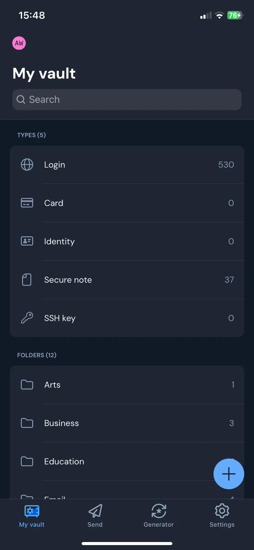 Giao diện màn hình chính ứng dụng Bitwarden trên iOS hiển thị các tùy chọn quản lý kho chứa và ghi chú bảo mật