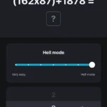 Giao diện nhiệm vụ giải toán chế độ khó của ứng dụng báo thức Alarmy trên iPhone