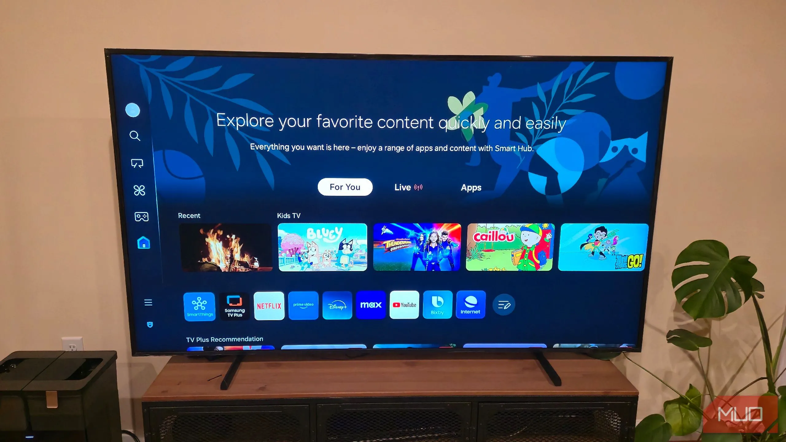 Giao diện One UI trên TV Samsung Frame, thể hiện tính đồng nhất