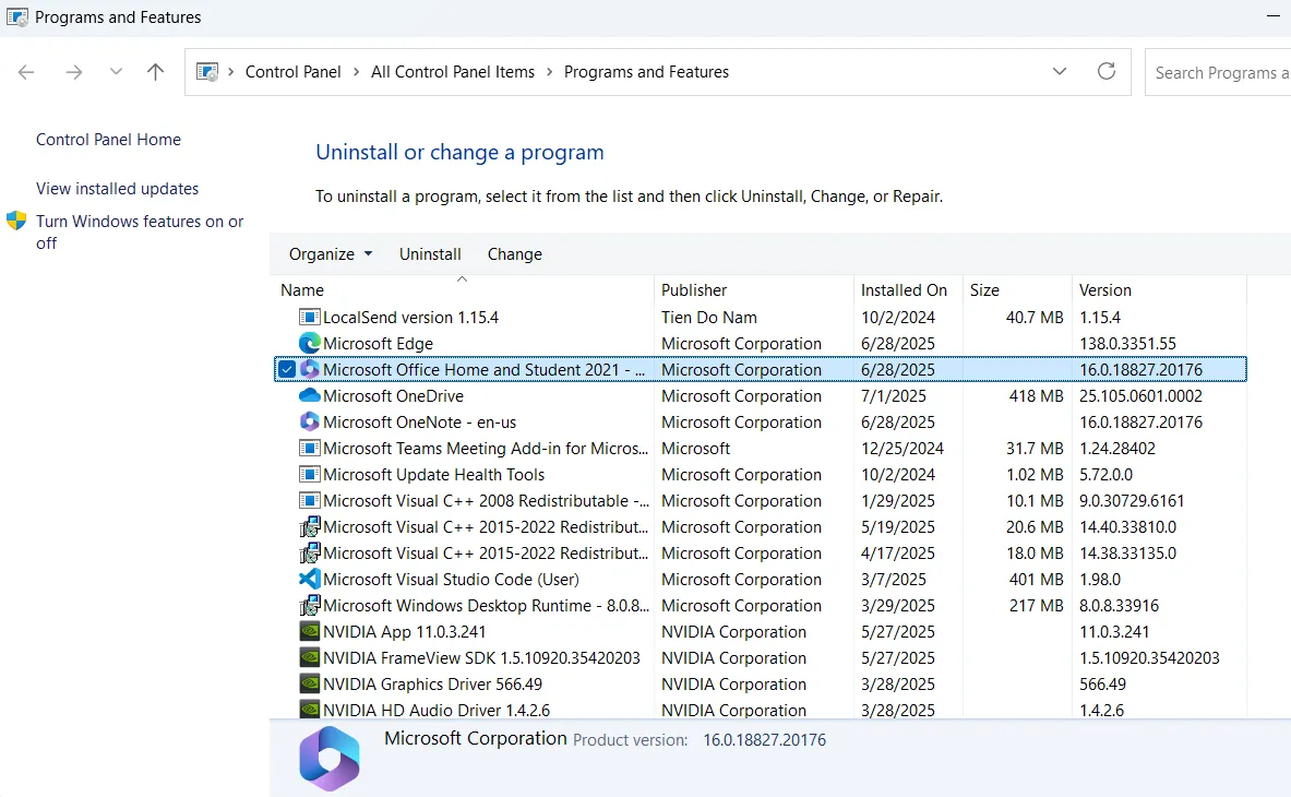 Giao diện Programs and Features truyền thống trên Windows