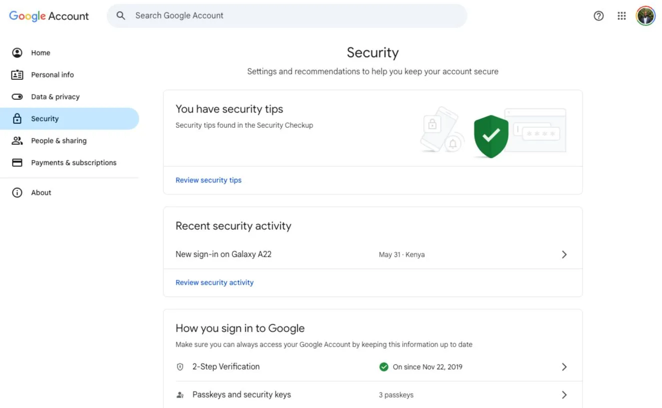 Giao diện quản lý bảo mật tài khoản Google để kiểm tra hoạt động