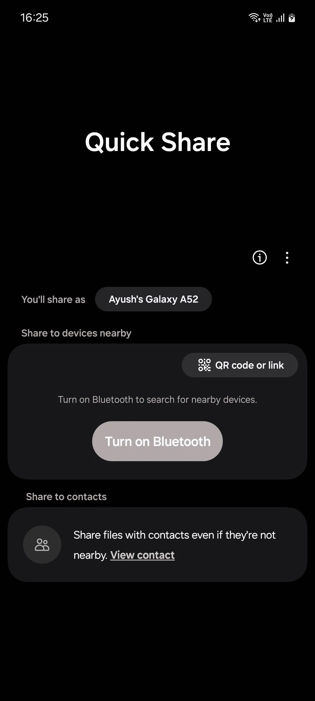 Giao diện Quick Share trên điện thoại Samsung Galaxy hiển thị tùy chọn chia sẻ qua mã QR hoặc liên kết