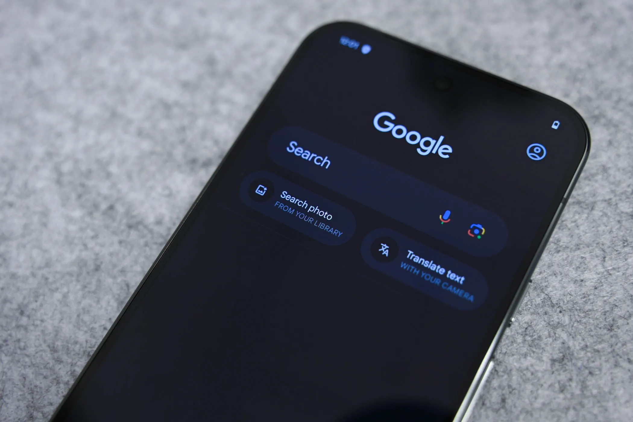 Giao diện tìm kiếm AI của Google trên điện thoại Pixel 9 Pro XL