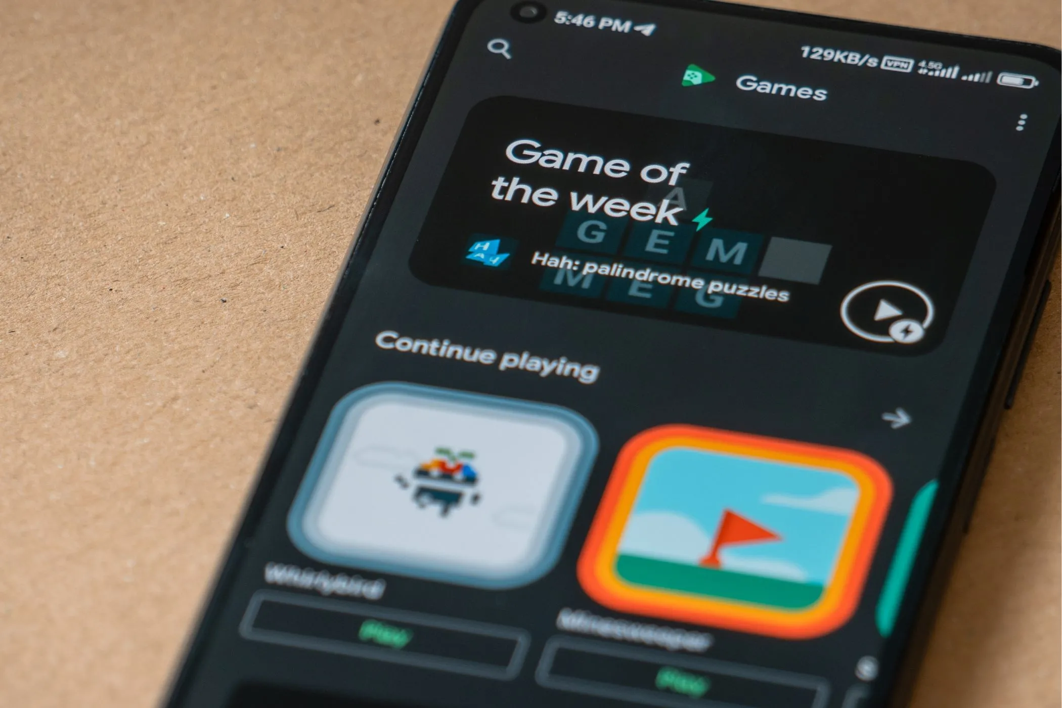 Giao diện ứng dụng Google Play Games, minh họa sự đa dạng và phổ biến của cửa hàng ứng dụng Google trên Android.