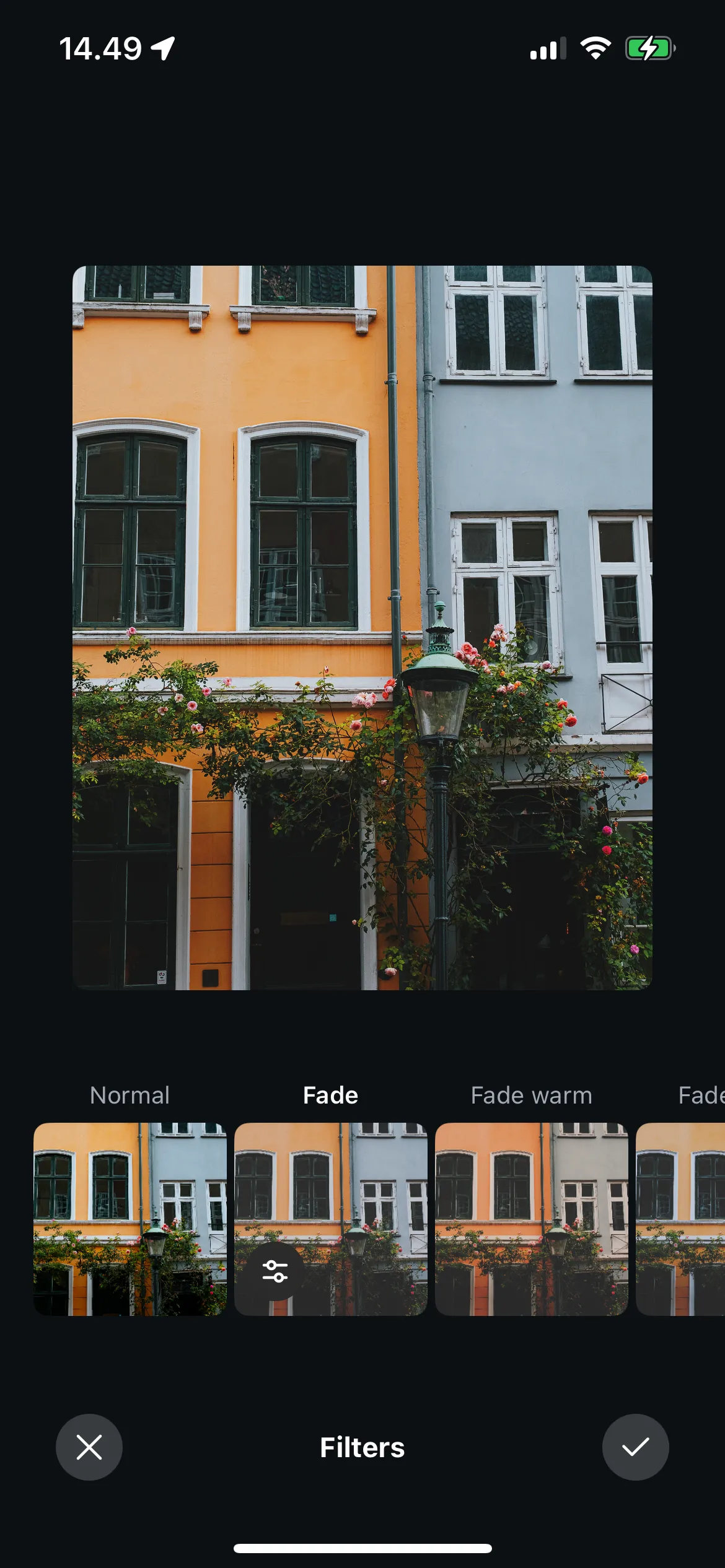 Giao diện ứng dụng Instagram khi áp dụng bộ lọc Fade, giảm độ tương phản để tạo vẻ ngoài mềm mại hơn cho bức ảnh.