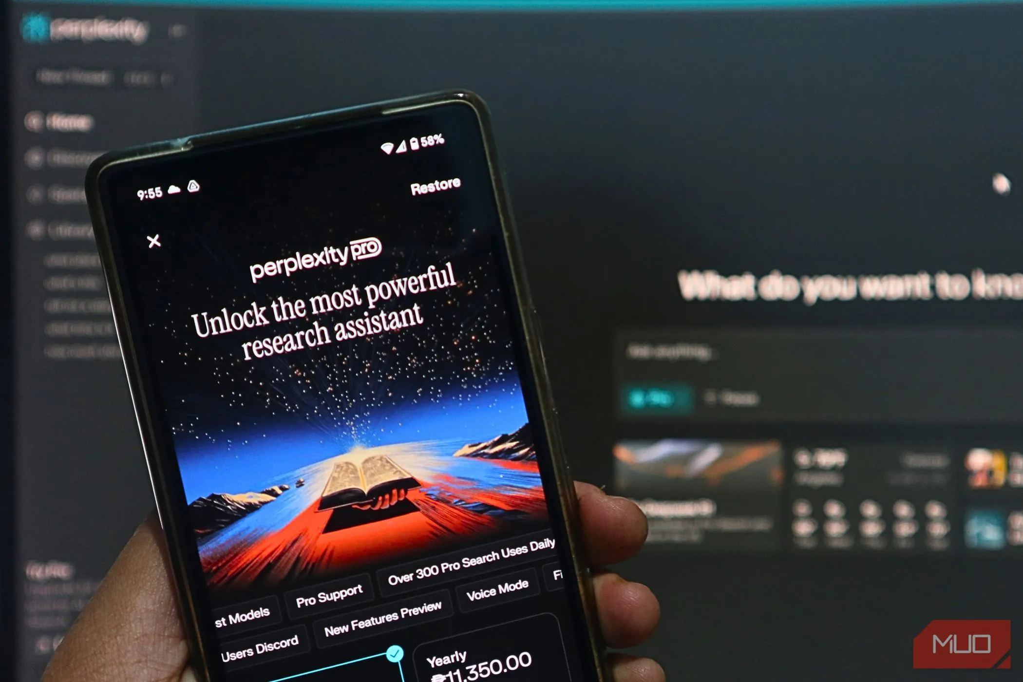 Giao diện ứng dụng Perplexity AI trên điện thoại và trình duyệt web