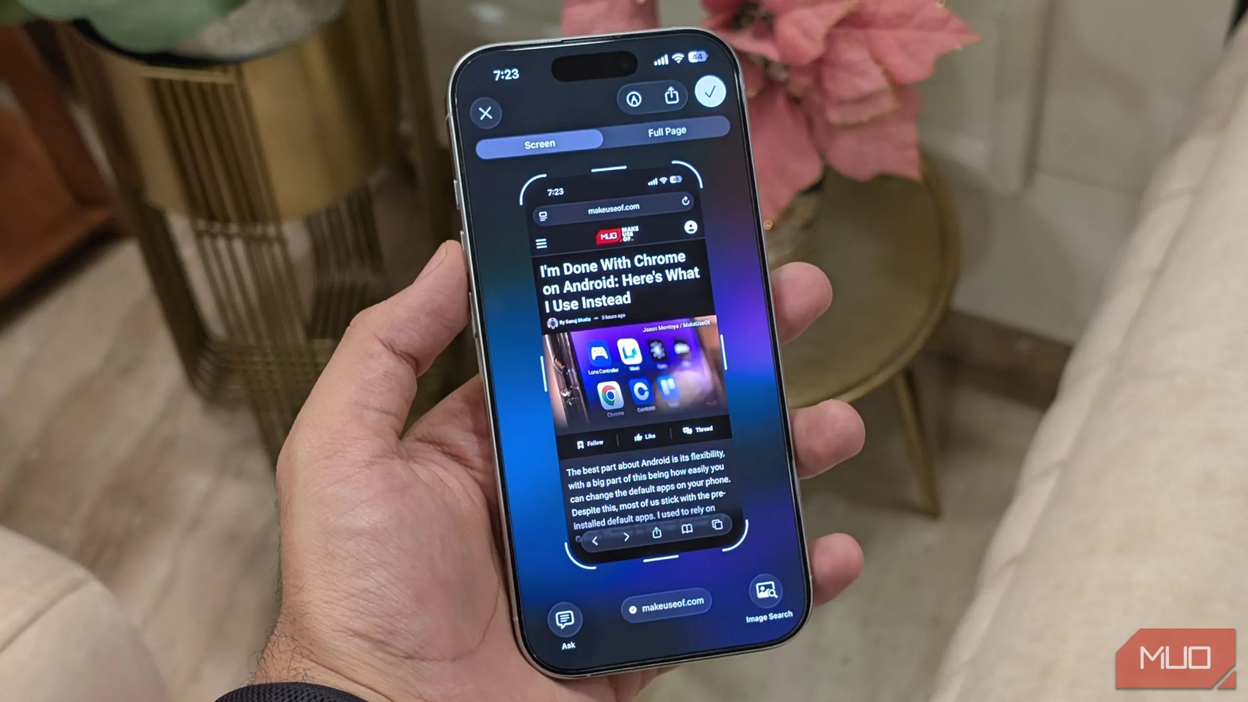 Giao diện Visual Intelligence với tính năng tìm kiếm thông minh trên iOS 26