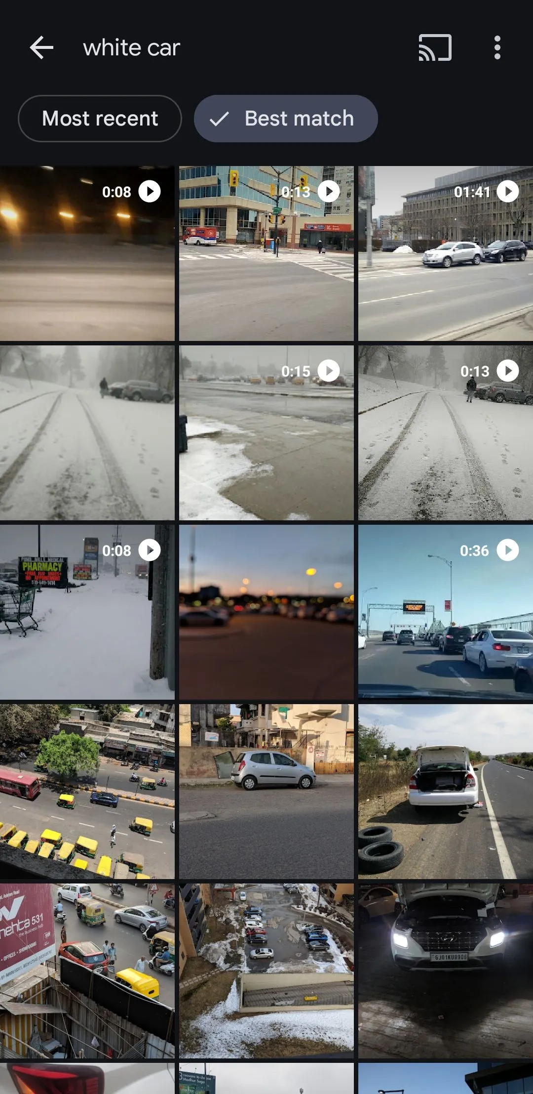 Google Photos hiển thị ảnh và video chứa ô tô màu trắng