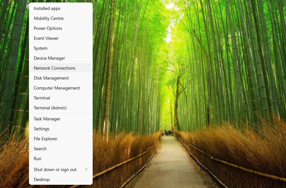 Hình ảnh biểu thị quy trình mở Network Connections bằng tổ hợp phím Win + X và chọn mục tương ứng từ Quick Access Menu