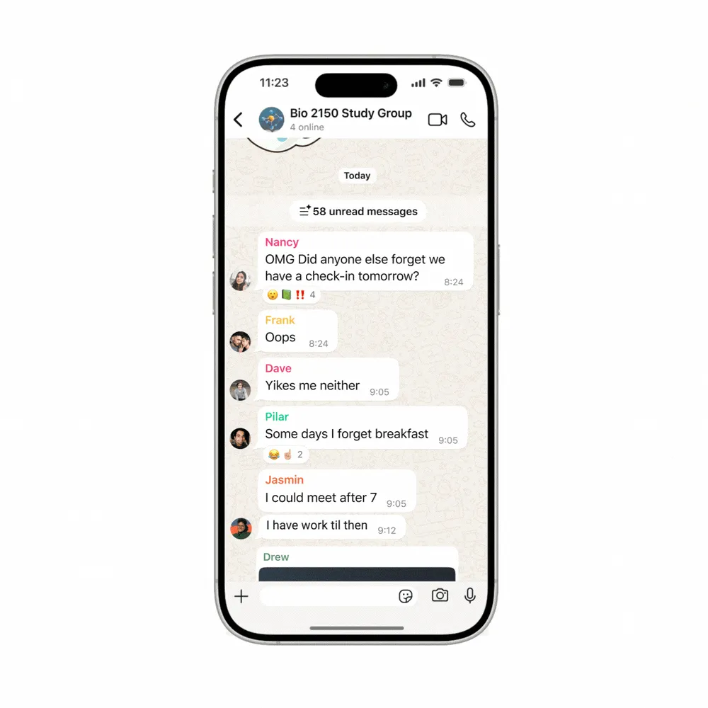 Hình ảnh động mô tả tính năng Meta AI tóm tắt tin nhắn chưa đọc trên WhatsApp, hiển thị huy hiệu "Summarize Privately".