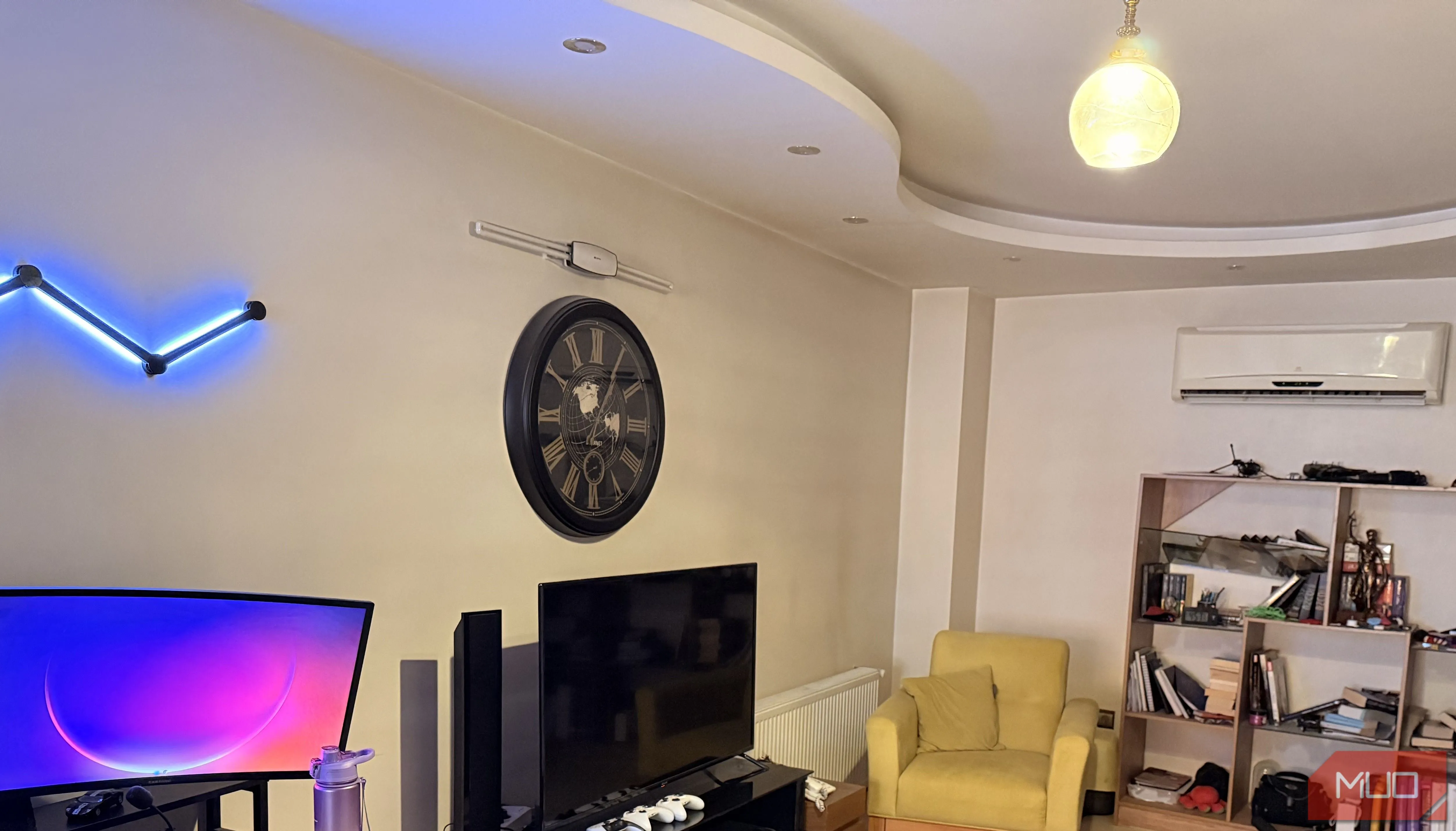 Hình ảnh phòng khách rõ nét sau khi vệ sinh ống kính camera điện thoại