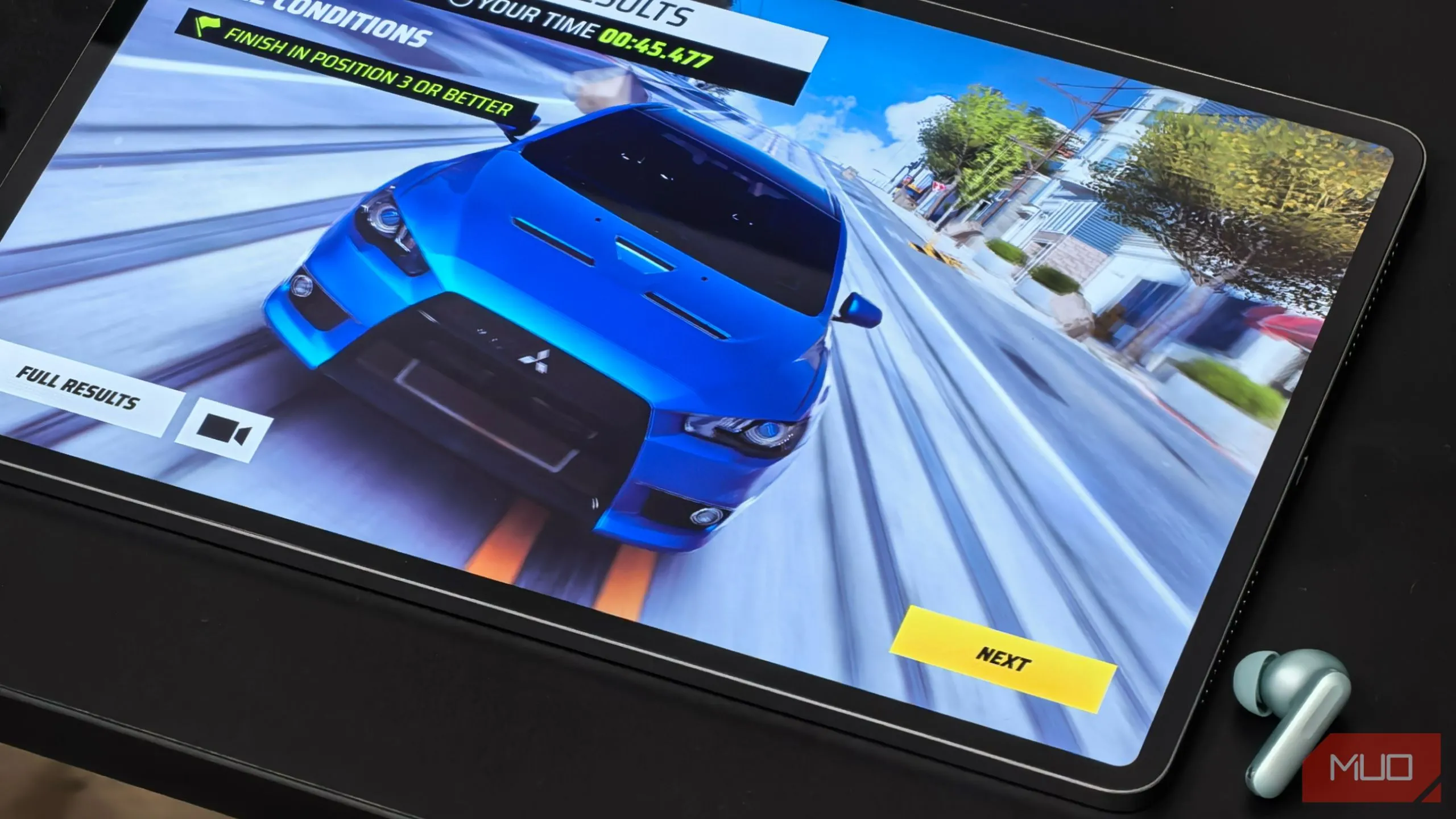 Infinix XPAD GT chơi game Asphalt 9 mượt mà với Snapdragon 888