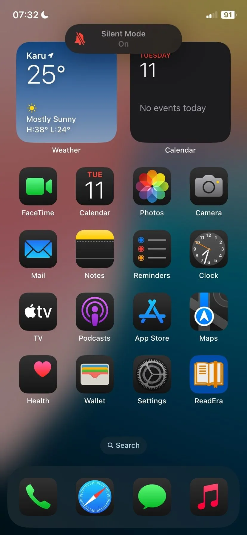 iPhone hiển thị thông báo chế độ Im lặng đang bật
