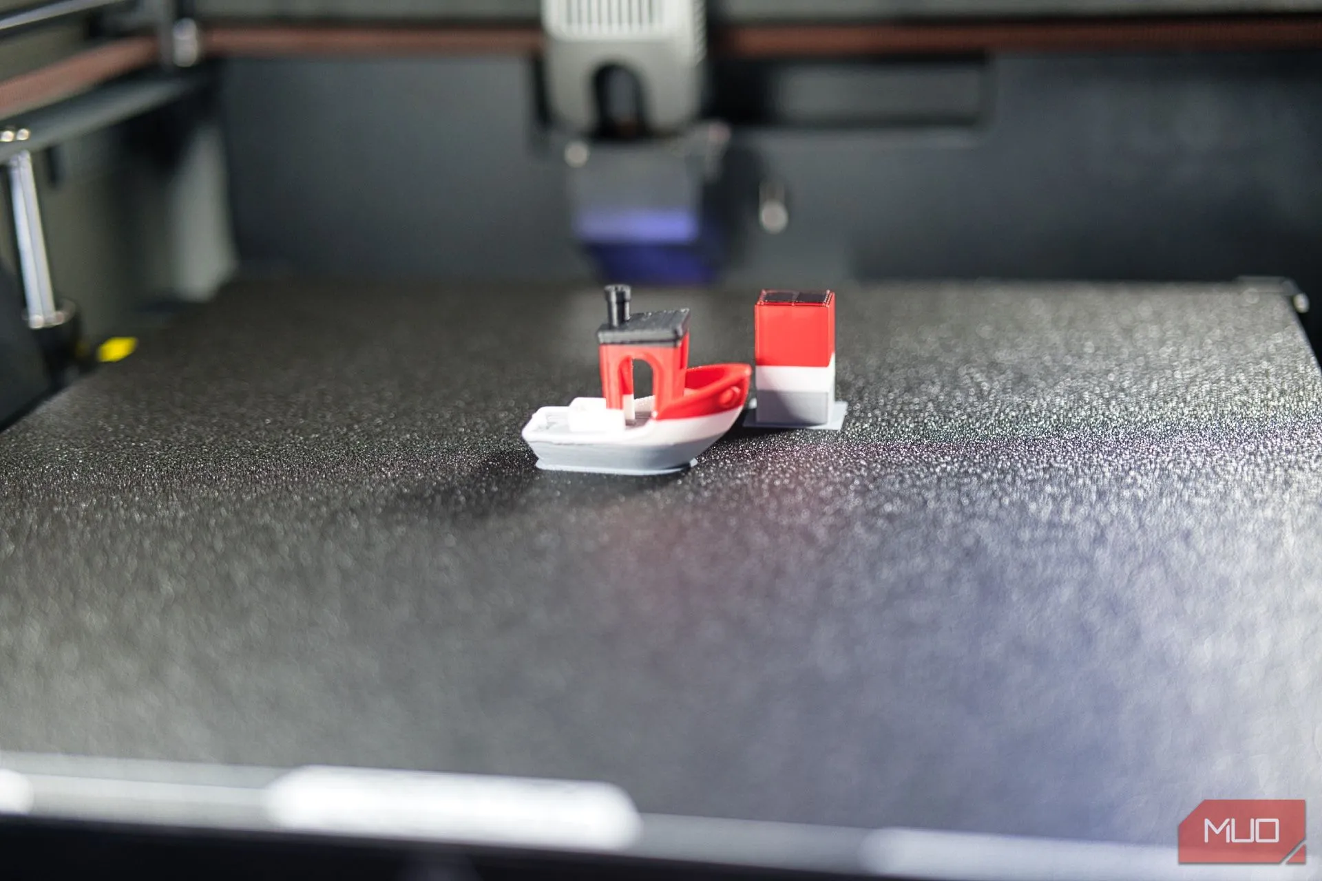 Kết quả in 3D thử nghiệm Benchy đa màu trên máy Creality K2 Plus Combo