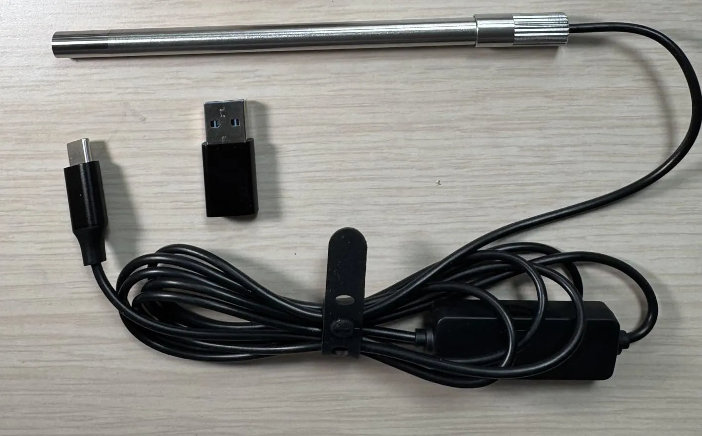 Kính hiển vi kỹ thuật số Teslong kết nối qua cổng USB-C của điện thoại