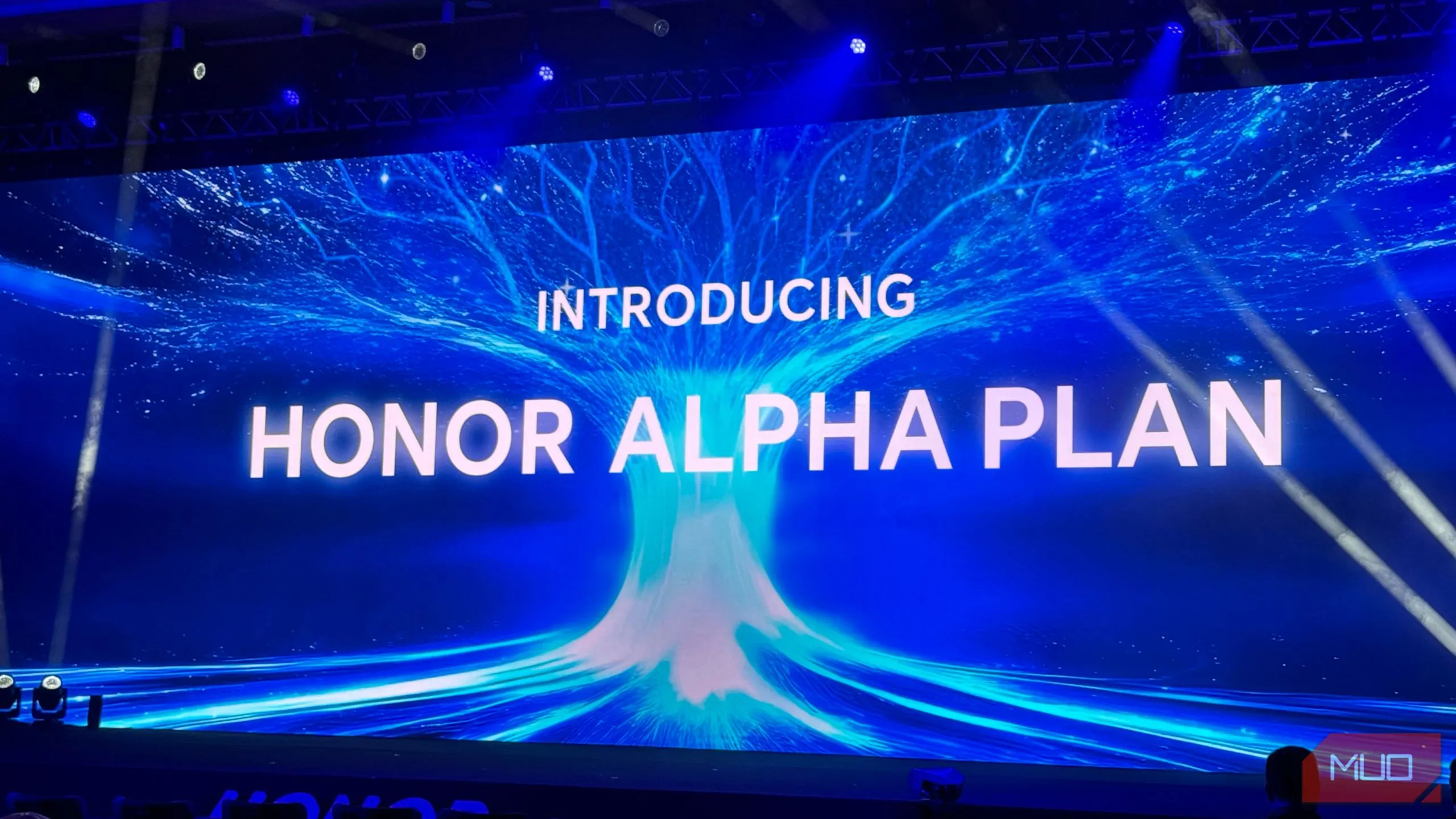 Logo hình cây thể hiện hệ sinh thái mở của Honor