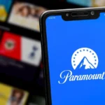 Logo Paramount Plus trên điện thoại thông minh hiển thị các kênh bị gỡ khỏi YouTube TV