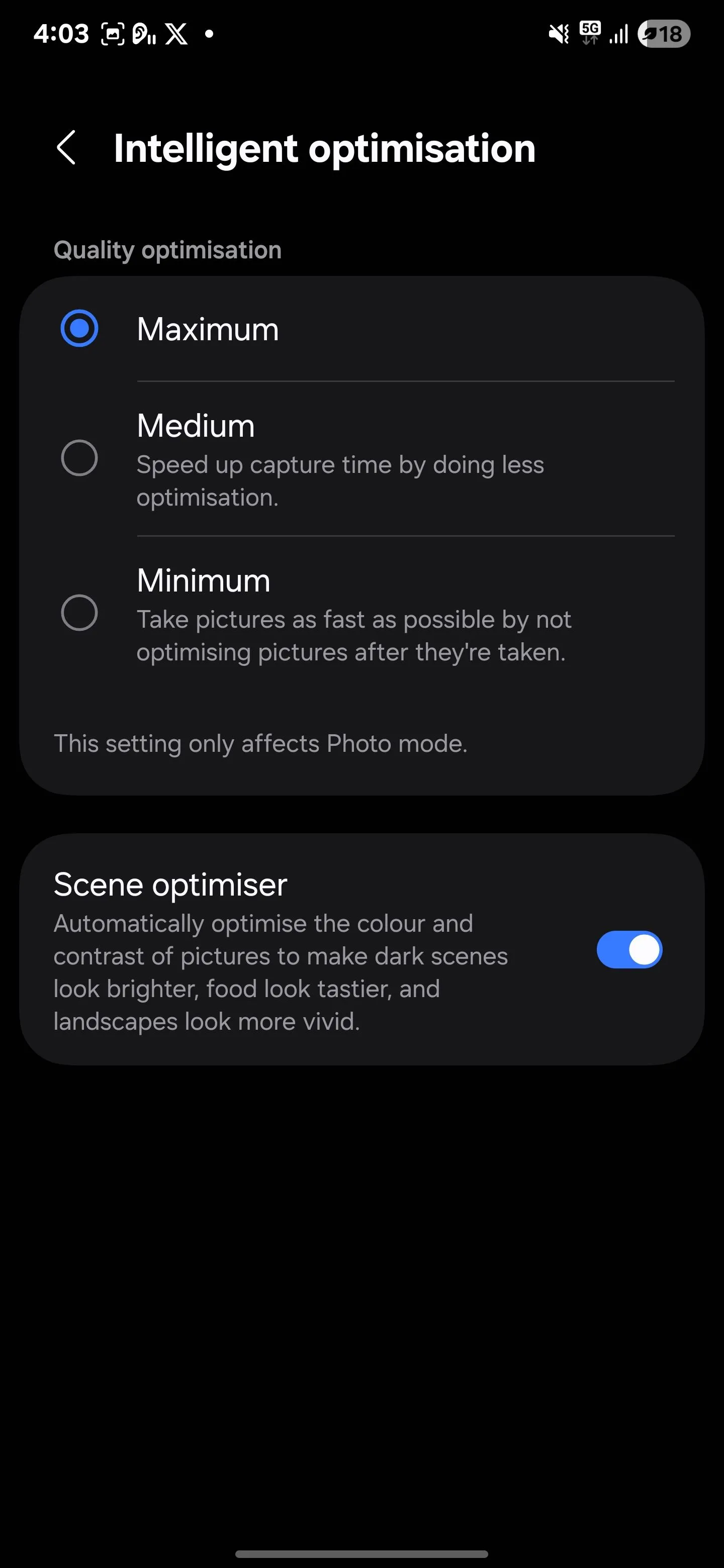Màn hình cài đặt camera Samsung với tính năng Scene Optimizer được bật, giúp tối ưu màu sắc cho ảnh chụp.