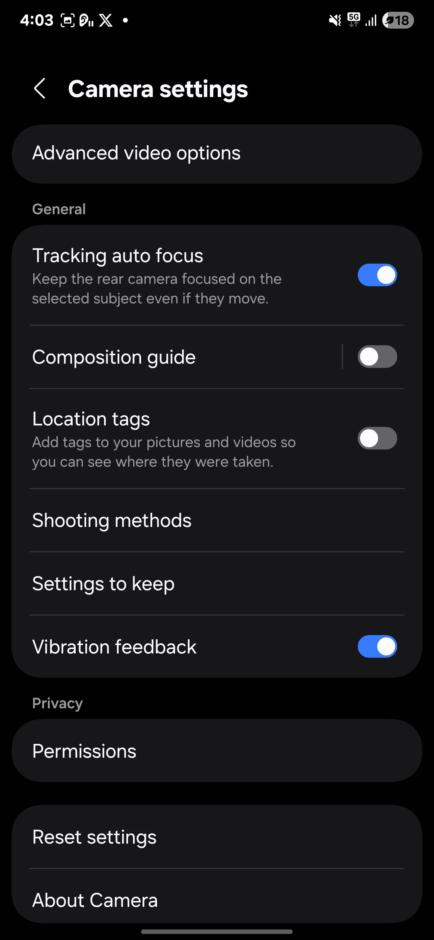 Màn hình cài đặt Hướng dẫn bố cục (Composition Guide) của camera Samsung, nơi người dùng có thể chọn bật đường lưới (Grid lines).