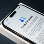 Màn hình cài đặt Quyền riêng tư trên iPhone 14 Pro trong hộp, minh họa tính năng bảo mật của iOS.